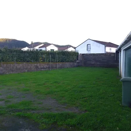 Holiday home Moradia T3 Nas Sete Cidades, Casa Inteira, Muito Acolhedora