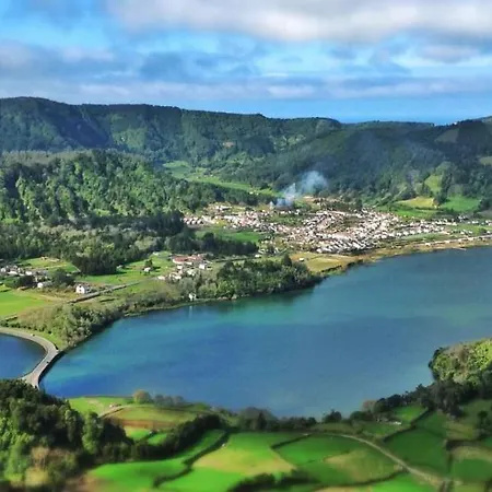 Moradia T3 Nas Sete Cidades, Casa Inteira, Muito Acolhedora Holiday home Sete Cidades